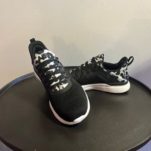 Women’s size 8 BRAND NEW APL shoes